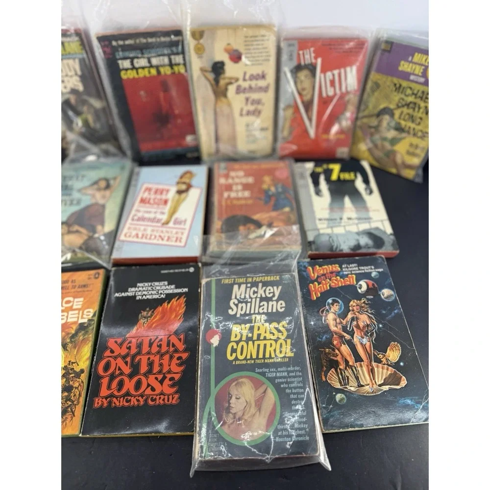 Vintage Paperback Book Lot Pulp Crime Mystery Mickey Spillane Perry Mason